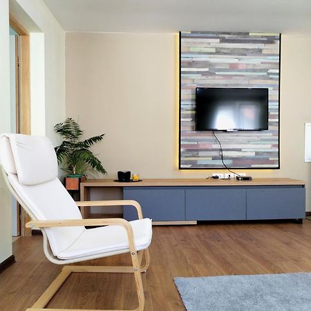 Nikas Apartman Donji Milanovac Exteriör bild