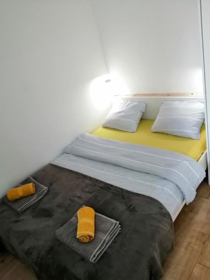 Nikas Apartman Donji Milanovac Exteriör bild